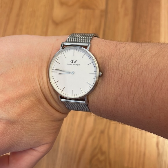 Daniel Wellington women’s watch - Picture 2 of 2
